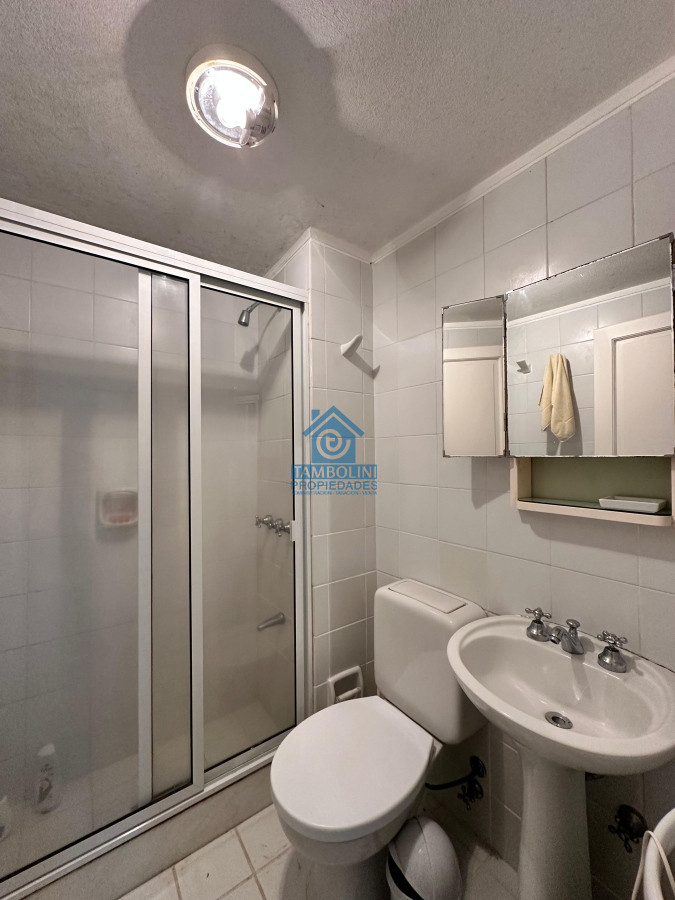 Apartamento ID.550 - Vende espléndido apartamento de 3 dormitorios, con vista al mar, en Puerto, Punta del Este