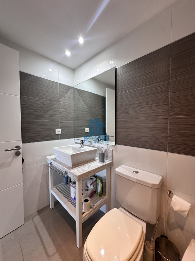 Apartamento ID.1091 - Vende departamento en Torre One II, Punta del este