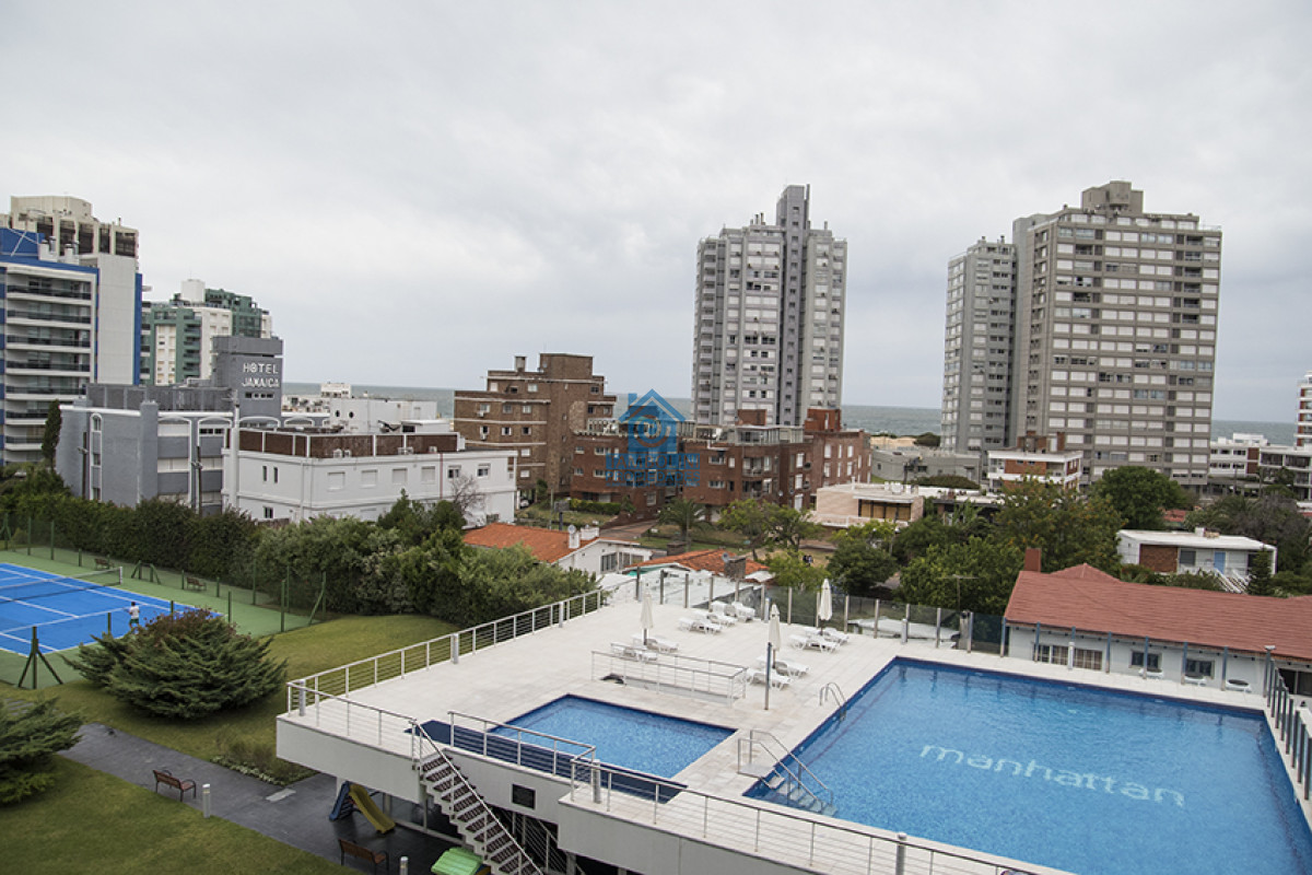 Apartamento ID.1136 -  Departamento en venta y alquiler de 3 dormitorios en Playa Brava , Punta del este 