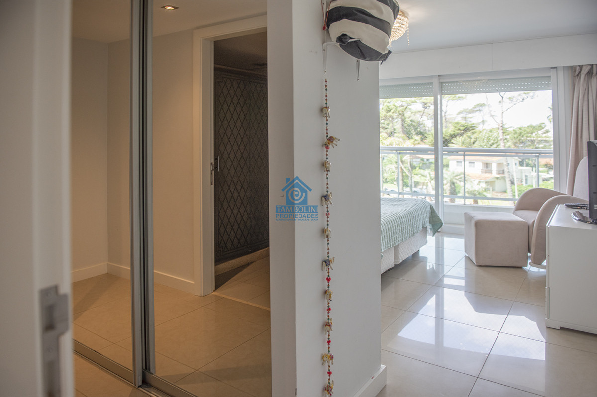 Apartamento ID.823 - PRIMERA LINEA PUNTA DEL ESTE, PLAYA MANSA- TORRE AQUARELLA