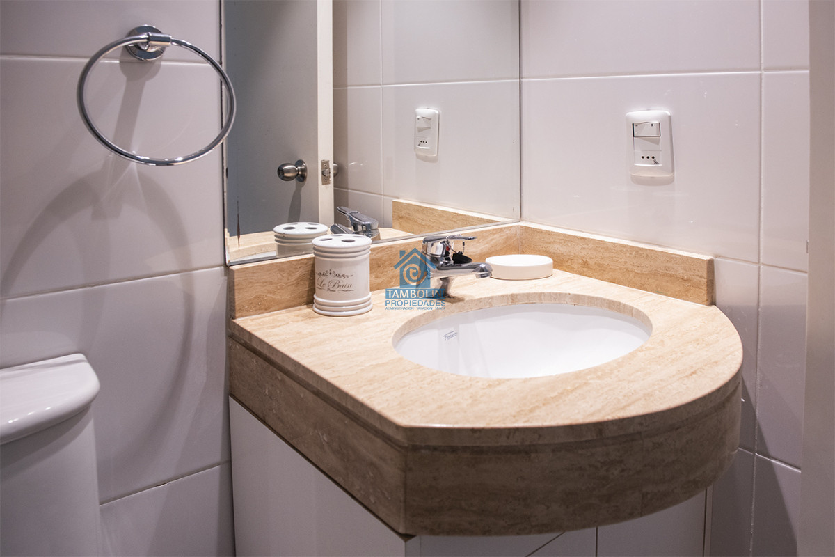 Apartamento ID.719 - Oportunidad. Vende departamento de 2 dormitorios en Punta del Este