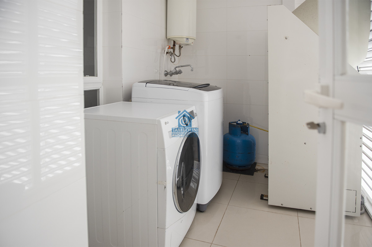 Apartamento ID.823 - PRIMERA LINEA PUNTA DEL ESTE, PLAYA MANSA- TORRE AQUARELLA