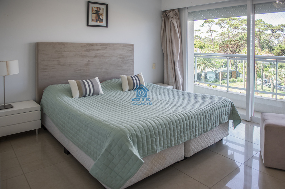 Apartamento ID.823 - PRIMERA LINEA PUNTA DEL ESTE, PLAYA MANSA- TORRE AQUARELLA