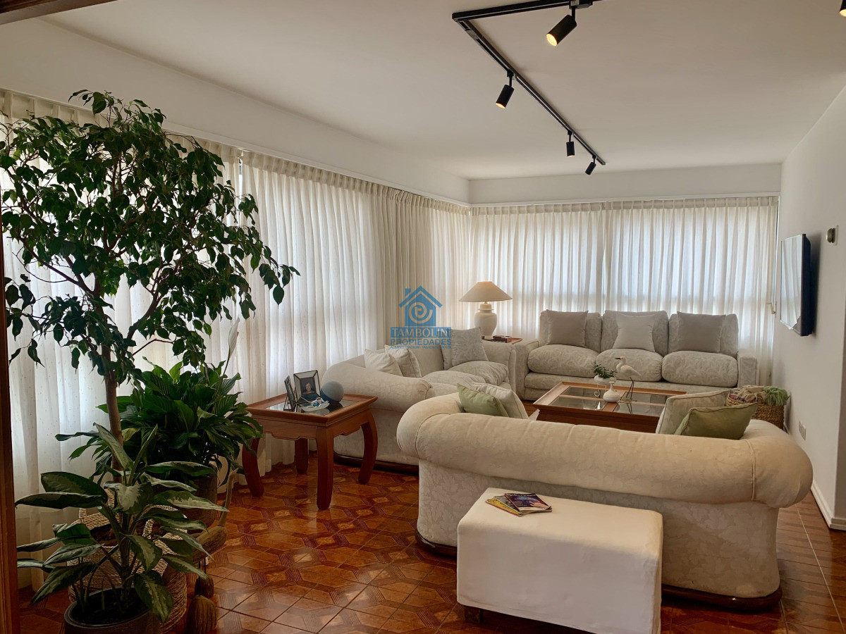 Apartamento ID.1160 - Punta del Este - Península Venta 2 dormitorios + dependencia.