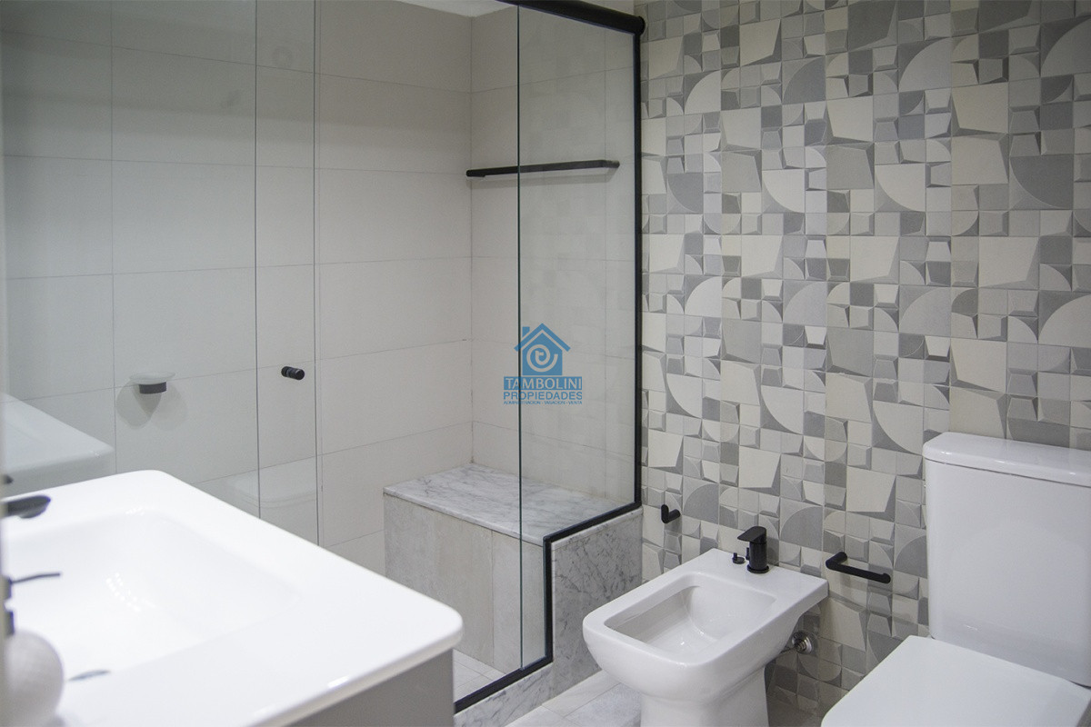 Apartamento ID.1134 - Vende apartamento de 2 dormitorios y medio en Chiverta, Reciclado completo. Punta del Este 