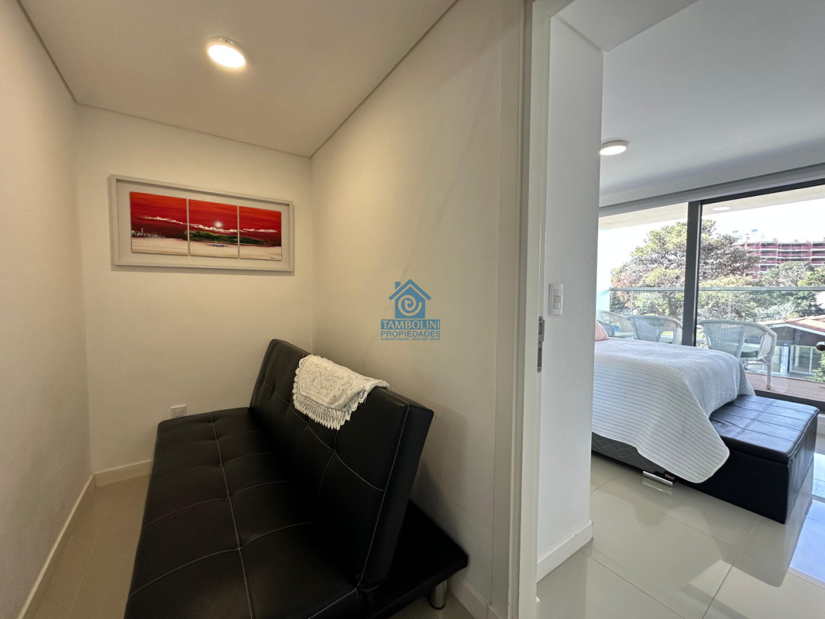 Apartamento ID.1089 - Vende apartamento de 1 dormitorio y medio en Peninsula, Punta del Este