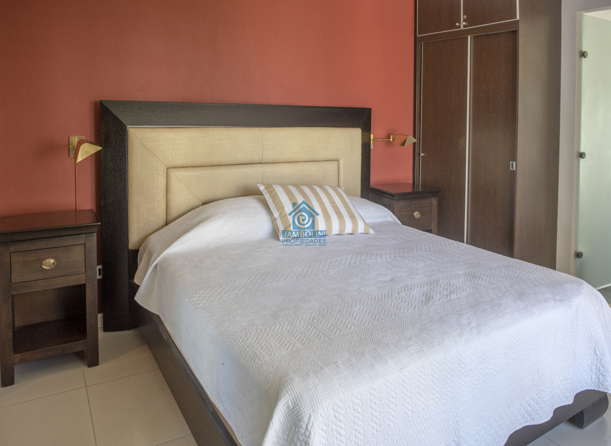 Apartamento ID.1141 - Vende hermoso Penthouse en Playa Mansa con azotea propia en Punta del Este