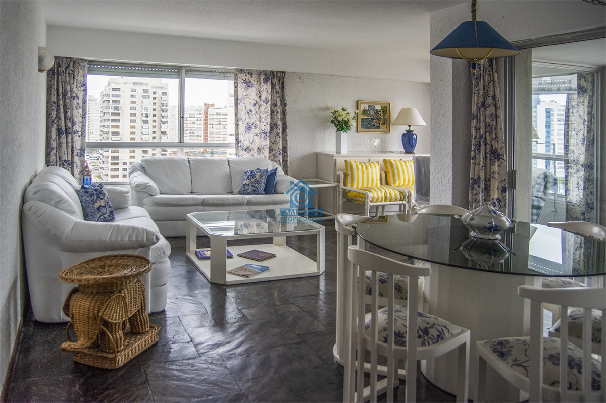Apartamento ID.624 - Apartamento en Venta de 3 dormitorios en parada 2 de playa brava, cerca de servicios en Punta del Este 
