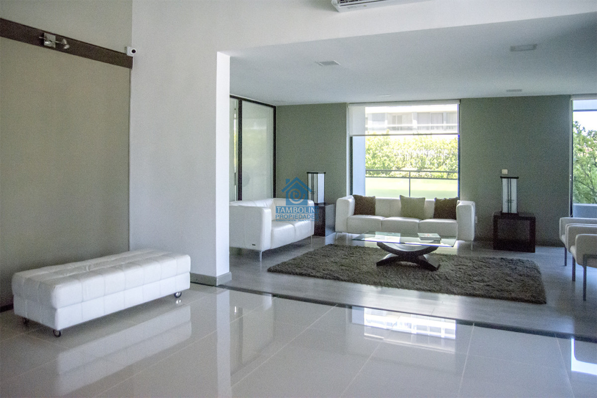 Apartamento ID.1228 - Vende apto de 2 dormitorios con vista al mar en Punta del este