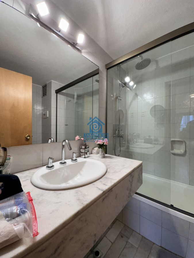 Apartamento ID.1137 - Vende apartamento de 3 dormitorios en Playa Brava, Punta del Este