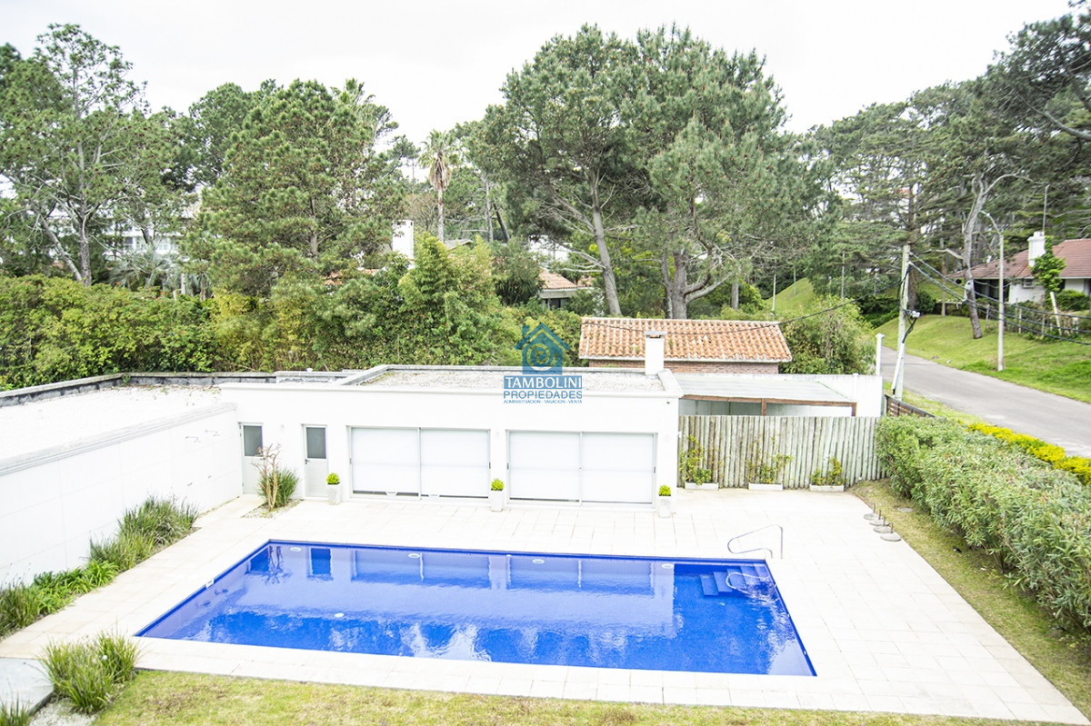 Apartamento ID.963 - Apartamento en Venta de 2 dormitorios en Playa Mansa , Punta del este 