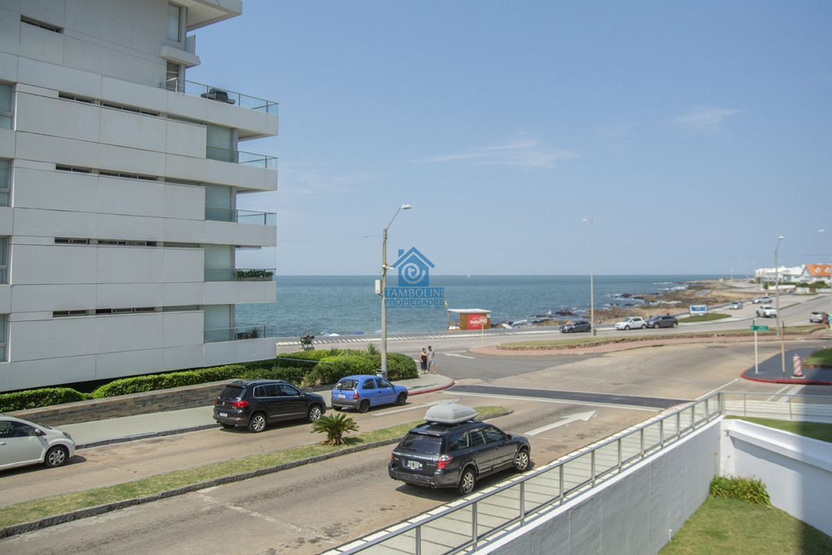 Apartamento ID.1119 - Hermosa vista y cómodos espacios a pasos del mar.