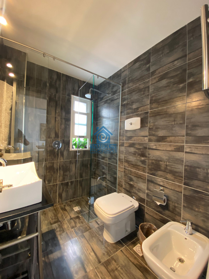 Apartamento ID.1143 - Vende apartamento con vista al mar de 3 dormitorios, Punta del Este