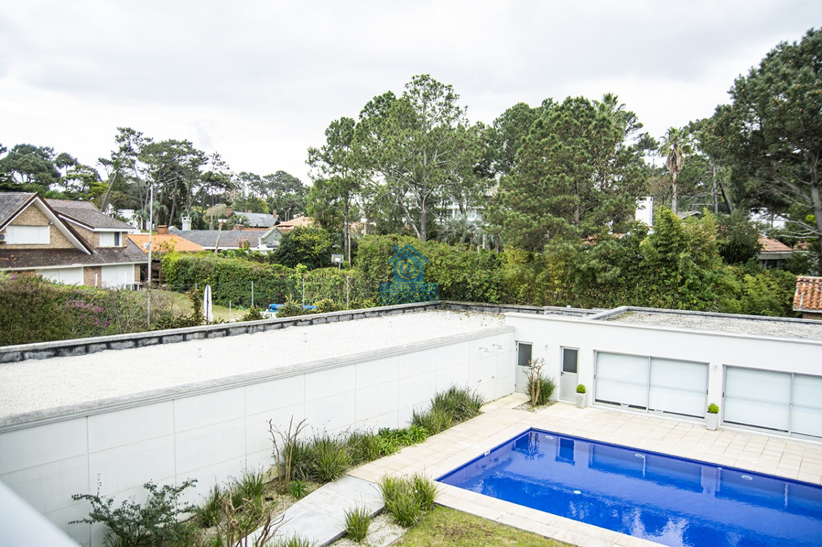 Apartamento ID.963 - Apartamento en Venta de 2 dormitorios en Playa Mansa , Punta del este 