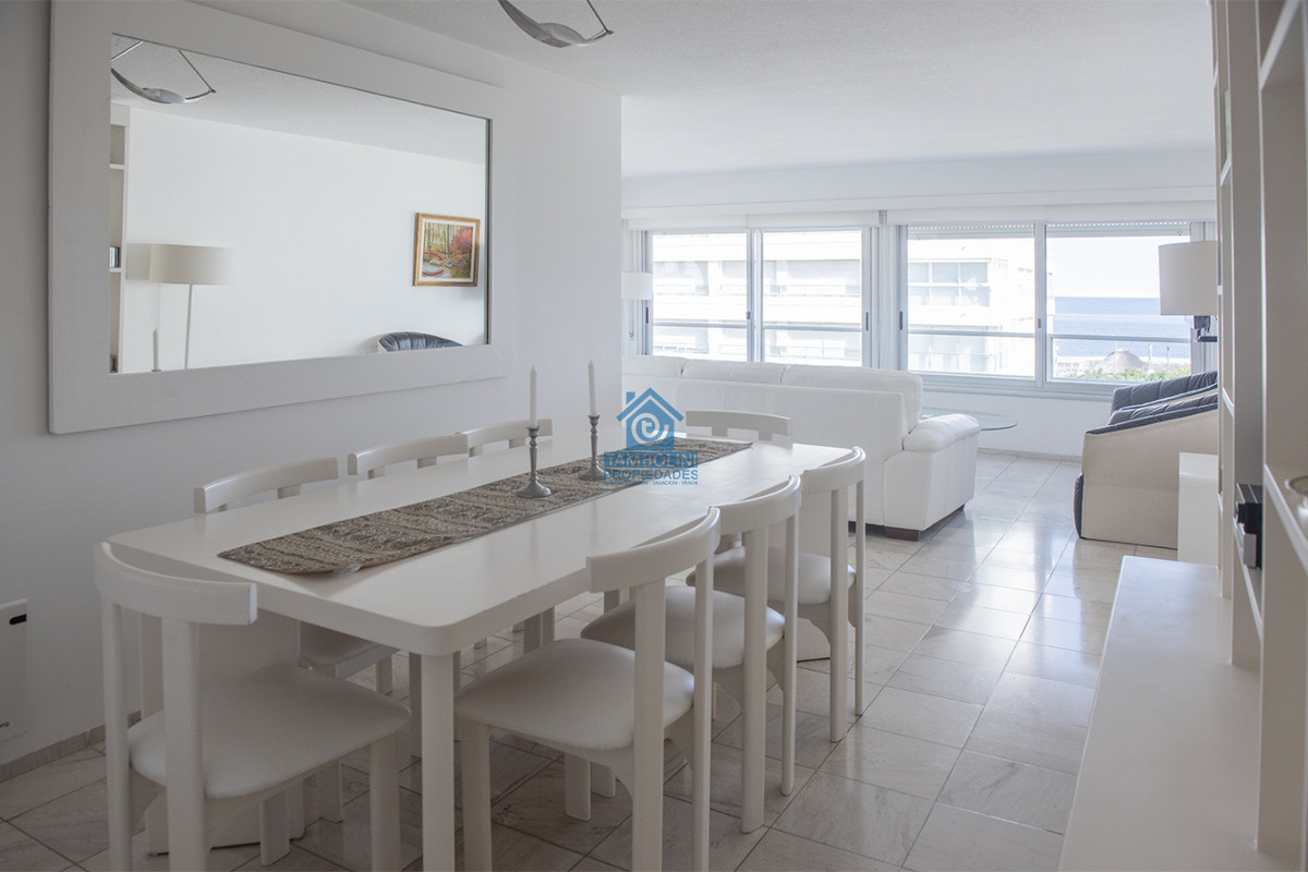 Apartamento ID.738 - Vende apartamento de 3 dormitorios en Mansa, Punta del Este.