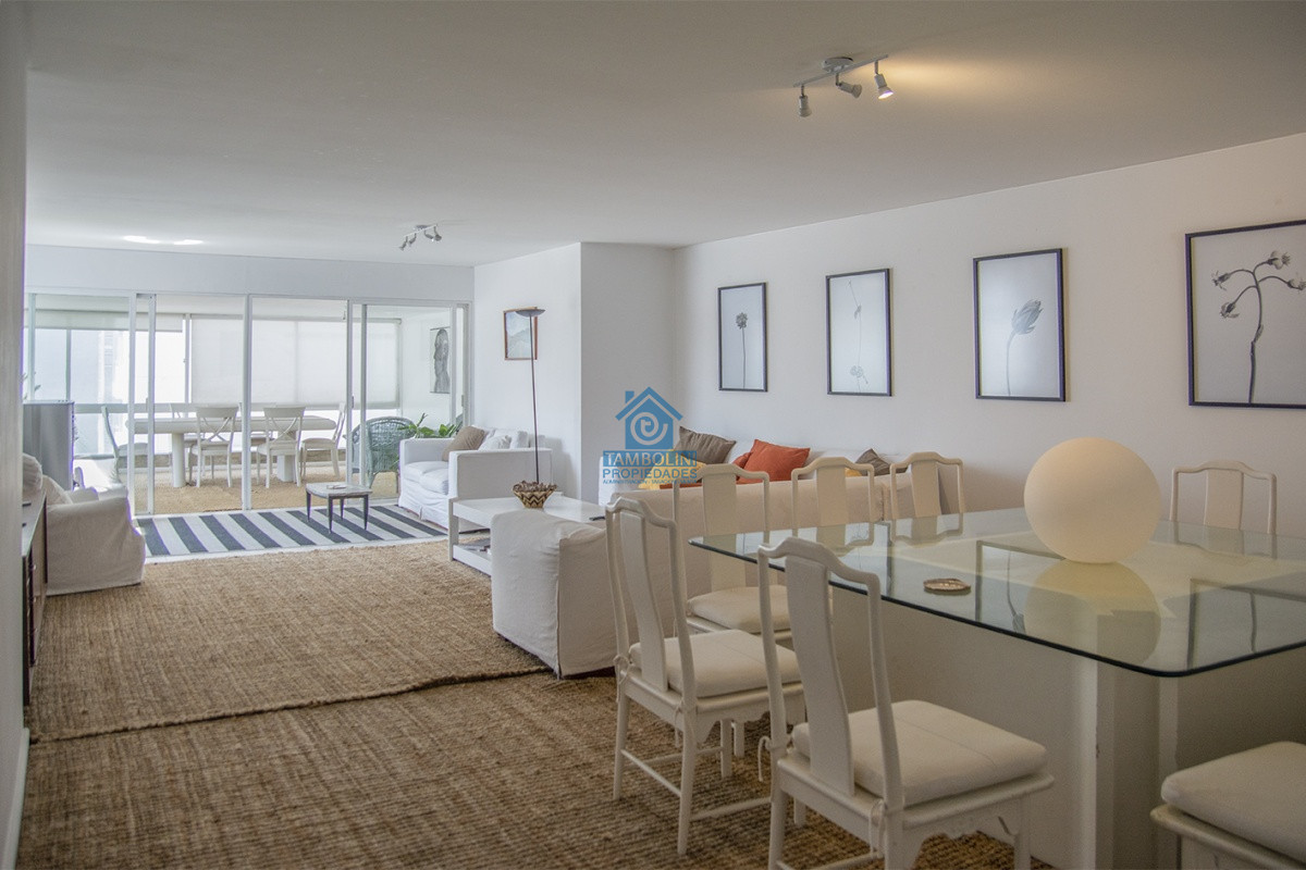 Apartamento ID.1119 - Hermosa vista y cómodos espacios a pasos del mar.