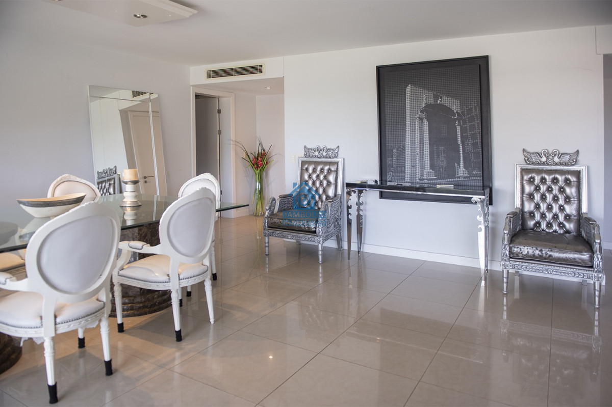 Apartamento ID.823 - PRIMERA LINEA PUNTA DEL ESTE, PLAYA MANSA- TORRE AQUARELLA