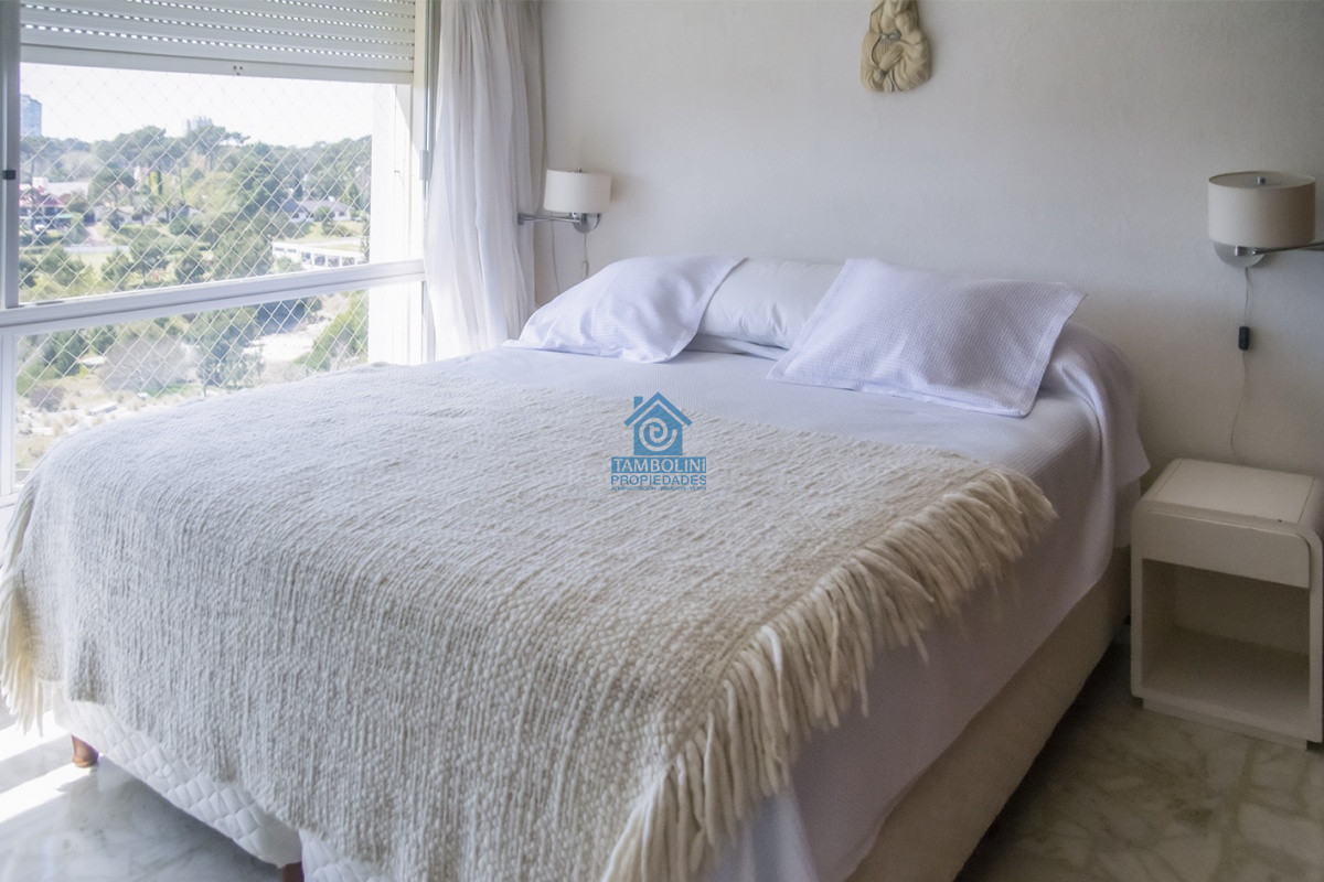 Apartamento ID.1121 - Apartamento en venta, Torre Fragata con hermosa vista al mar.