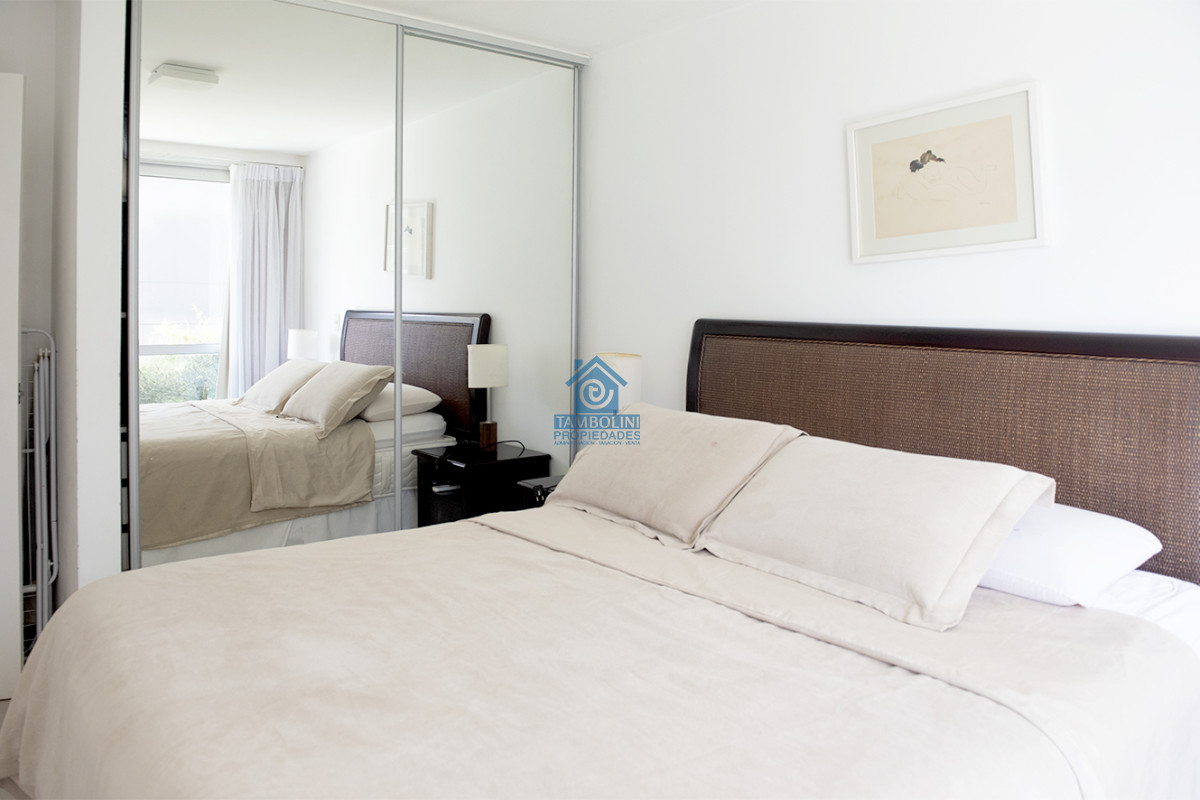 Apartamento ID.719 - Oportunidad. Vende departamento de 2 dormitorios en Punta del Este