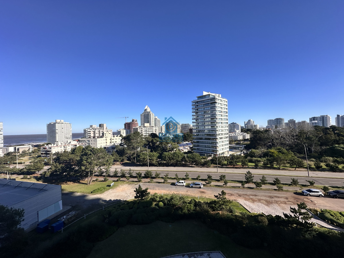 Apartamento ID.1091 - Vende departamento en Torre One II, Punta del este