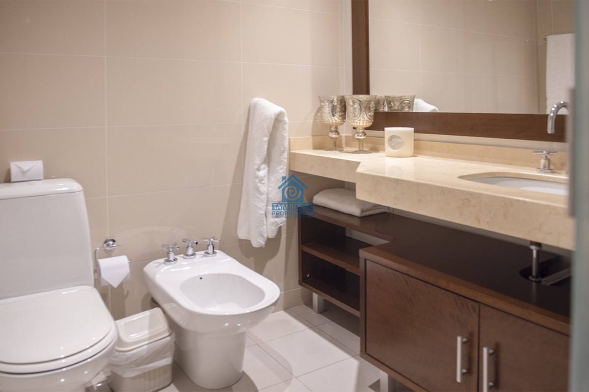 Apartamento ID.823 - PRIMERA LINEA PUNTA DEL ESTE, PLAYA MANSA- TORRE AQUARELLA