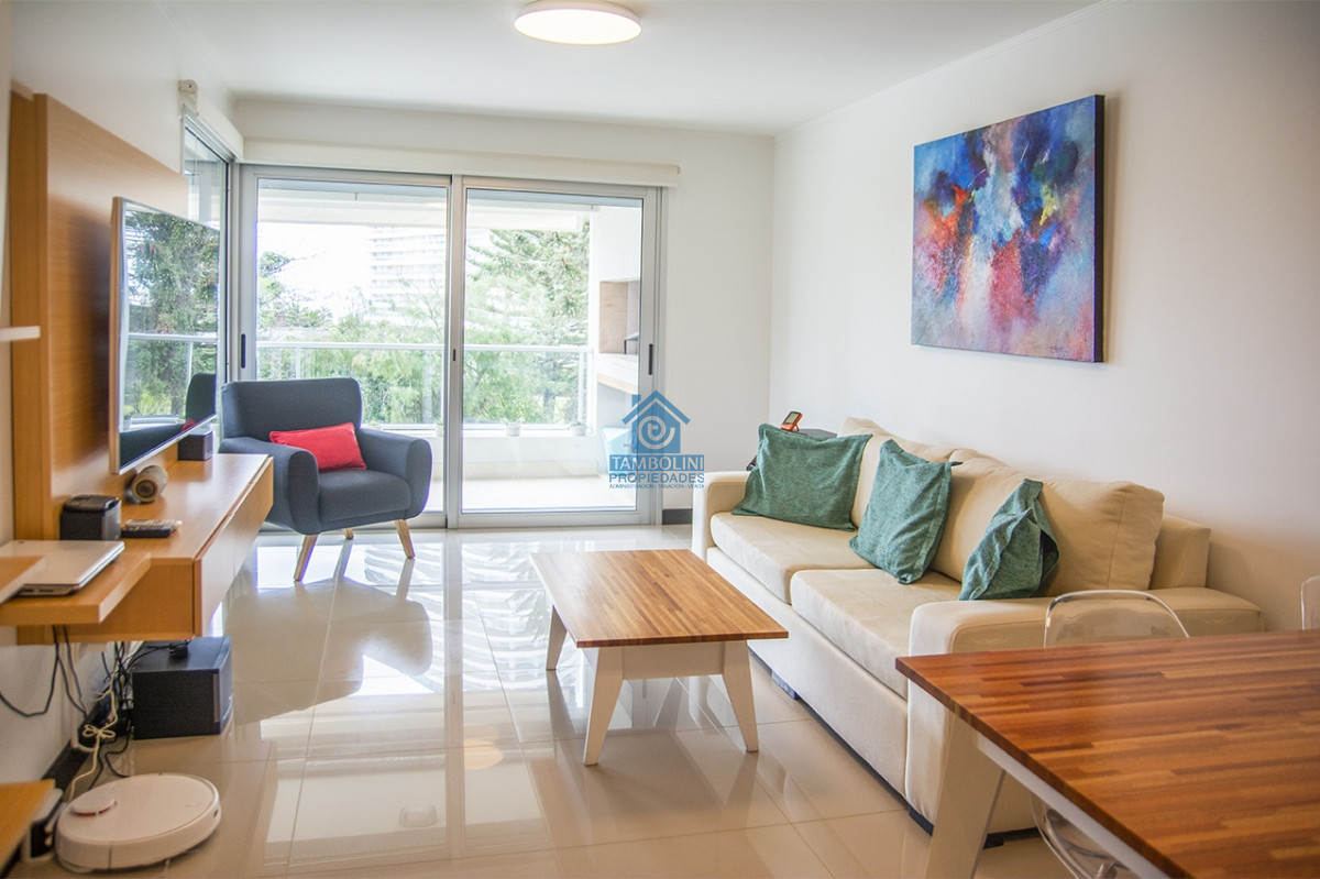Apartamento ID.963 - Apartamento en Venta de 2 dormitorios en Playa Mansa , Punta del este 