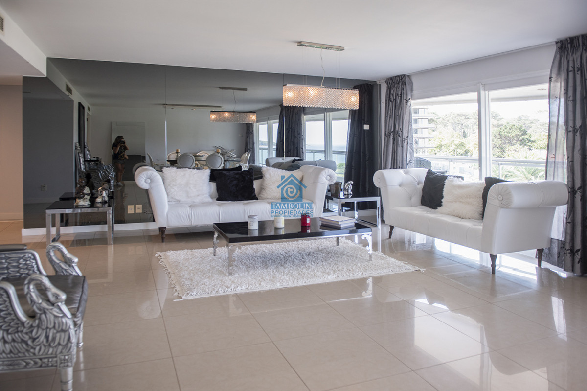 Apartamento ID.823 - PRIMERA LINEA PUNTA DEL ESTE, PLAYA MANSA- TORRE AQUARELLA