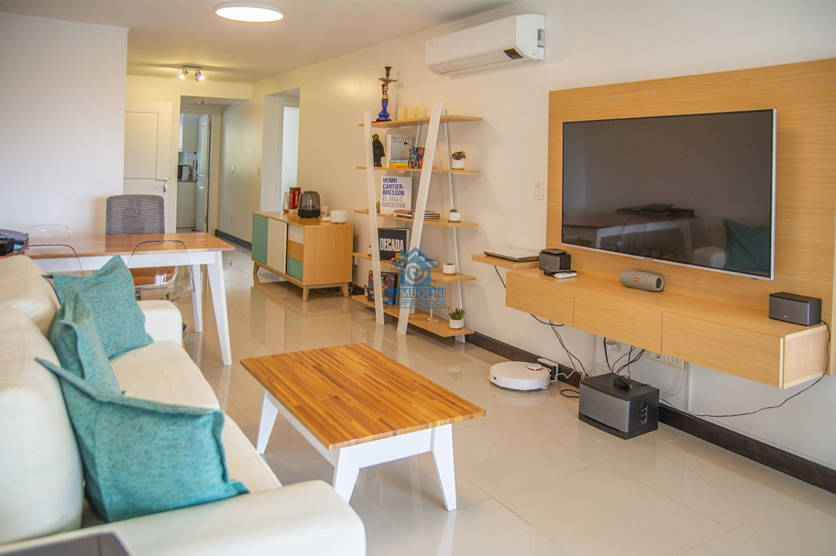 Apartamento ID.963 - Apartamento en Venta de 2 dormitorios en Playa Mansa , Punta del este 