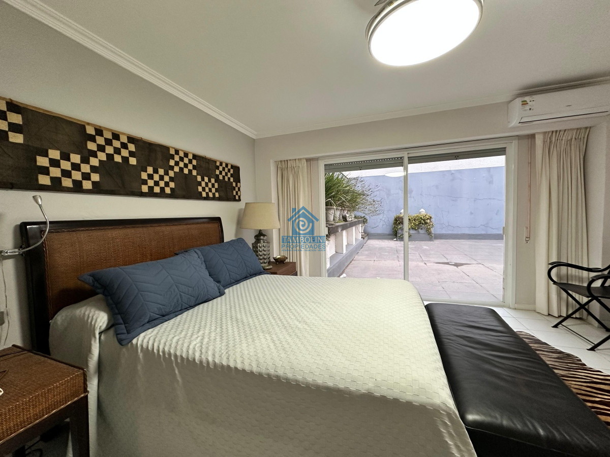 Apartamento ID.550 - Vende espléndido apartamento de 3 dormitorios, con vista al mar, en Puerto, Punta del Este