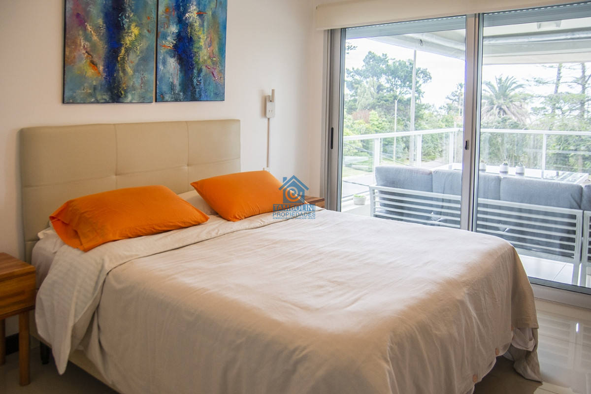 Apartamento ID.963 - Apartamento en Venta de 2 dormitorios en Playa Mansa , Punta del este 