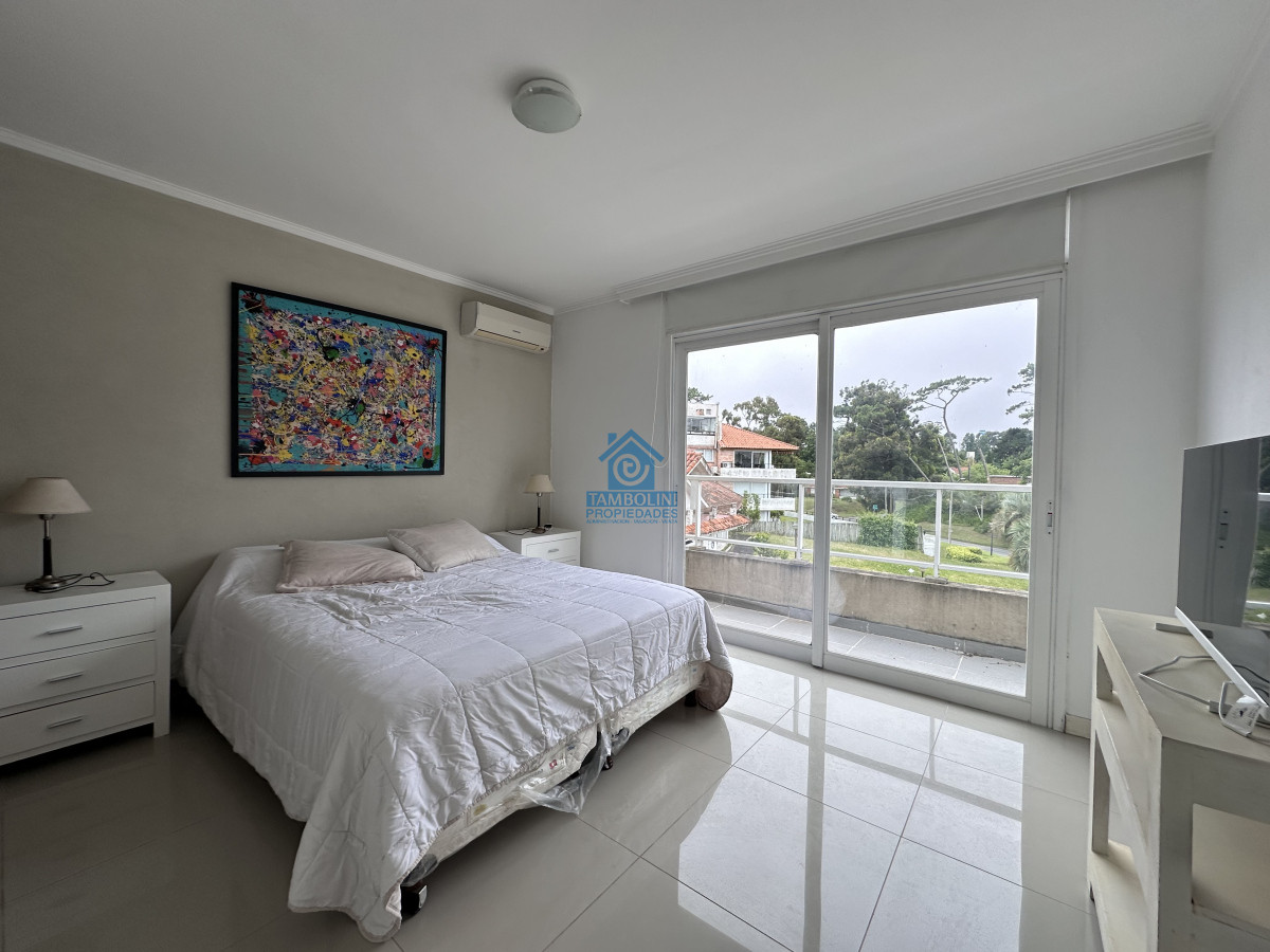 Apartamento ID.577 - Vende apartamento en playa mansa de 1 dormitorio con parrillero, Punta del Este 