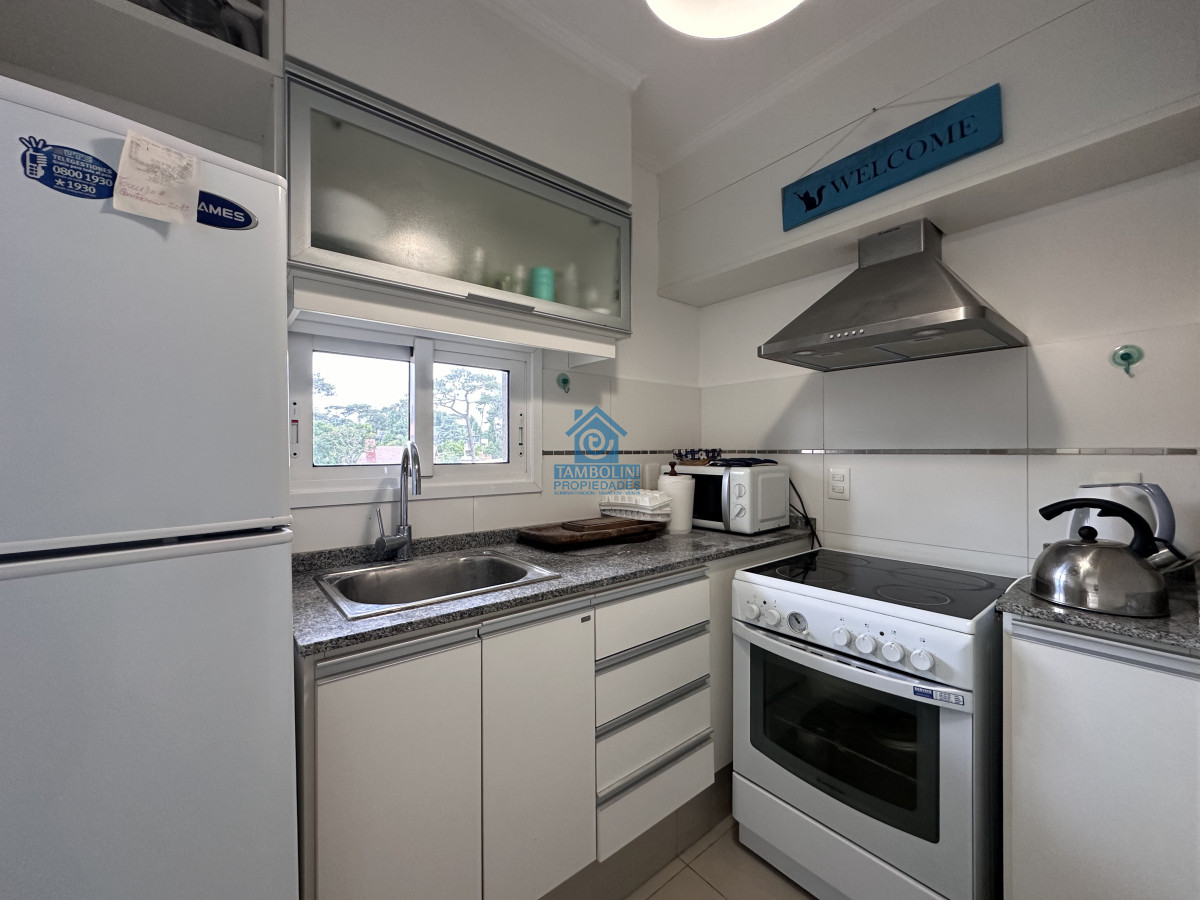 Apartamento ID.577 - Vende apartamento en playa mansa de 1 dormitorio con parrillero, Punta del Este 