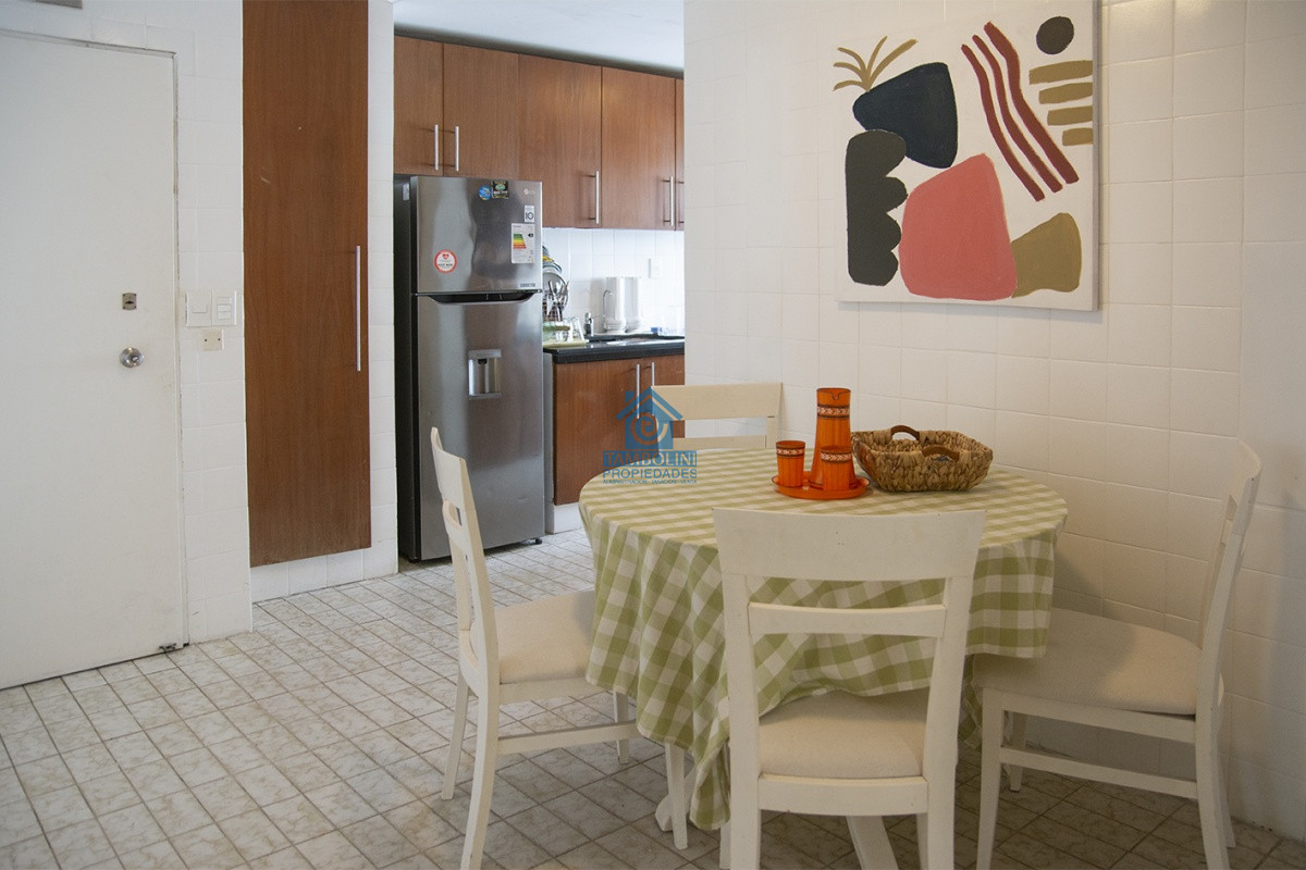 Apartamento ID.1119 - Hermosa vista y cómodos espacios a pasos del mar.
