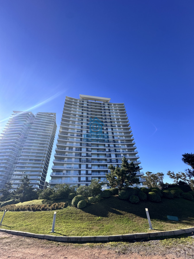 Apartamento ID.1091 - Vende departamento en Torre One II, Punta del este