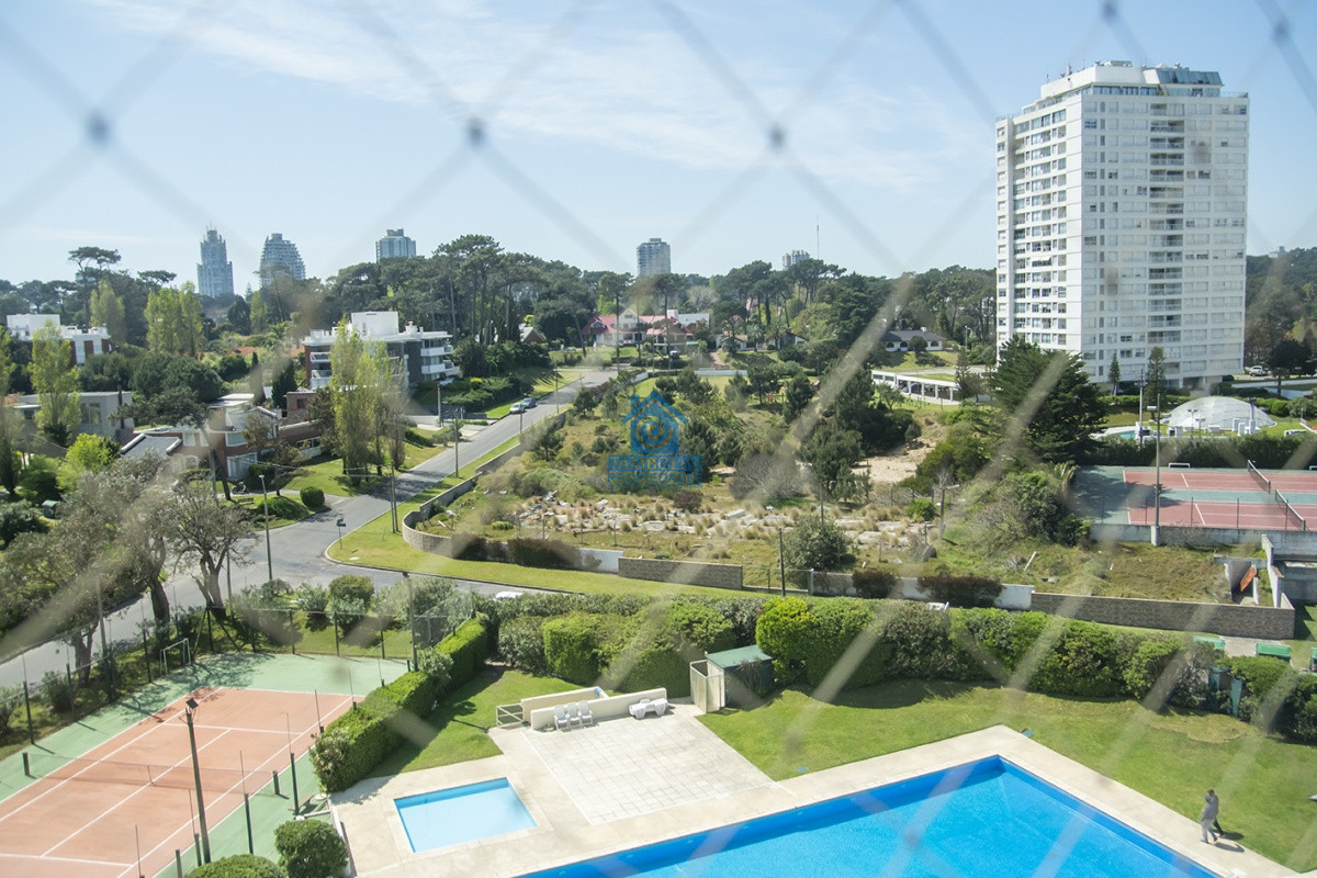 Apartamento ID.1121 - Apartamento en venta, Torre Fragata con hermosa vista al mar.