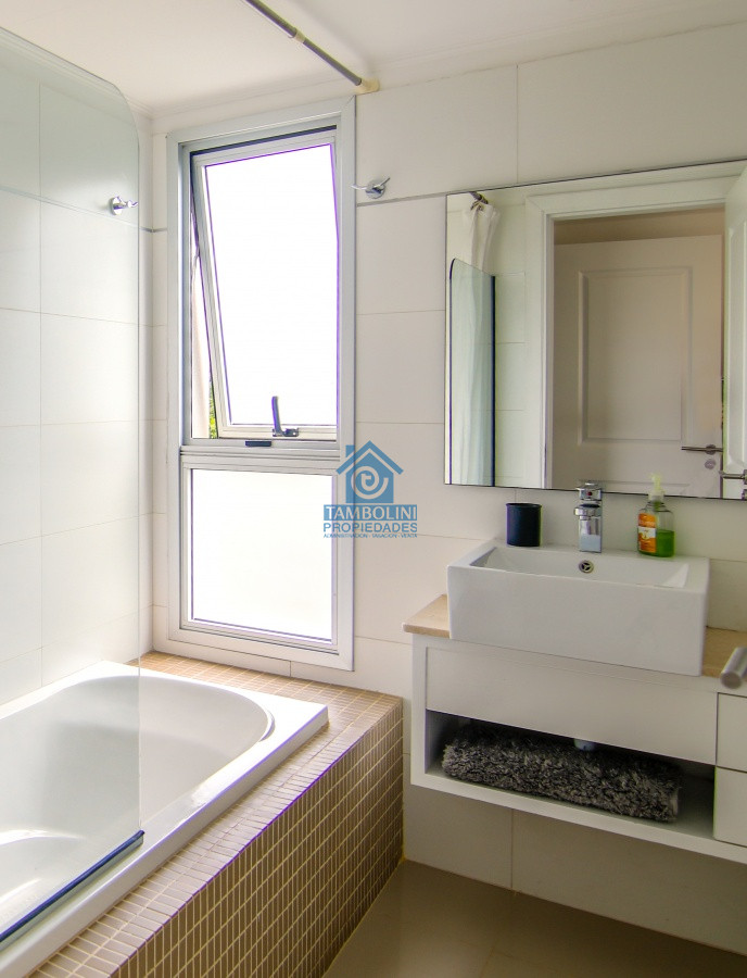 Apartamento ID.964 - PH en playa mansa , departamento en Edificio Monet de 2 dormitorios, Punta Del Este