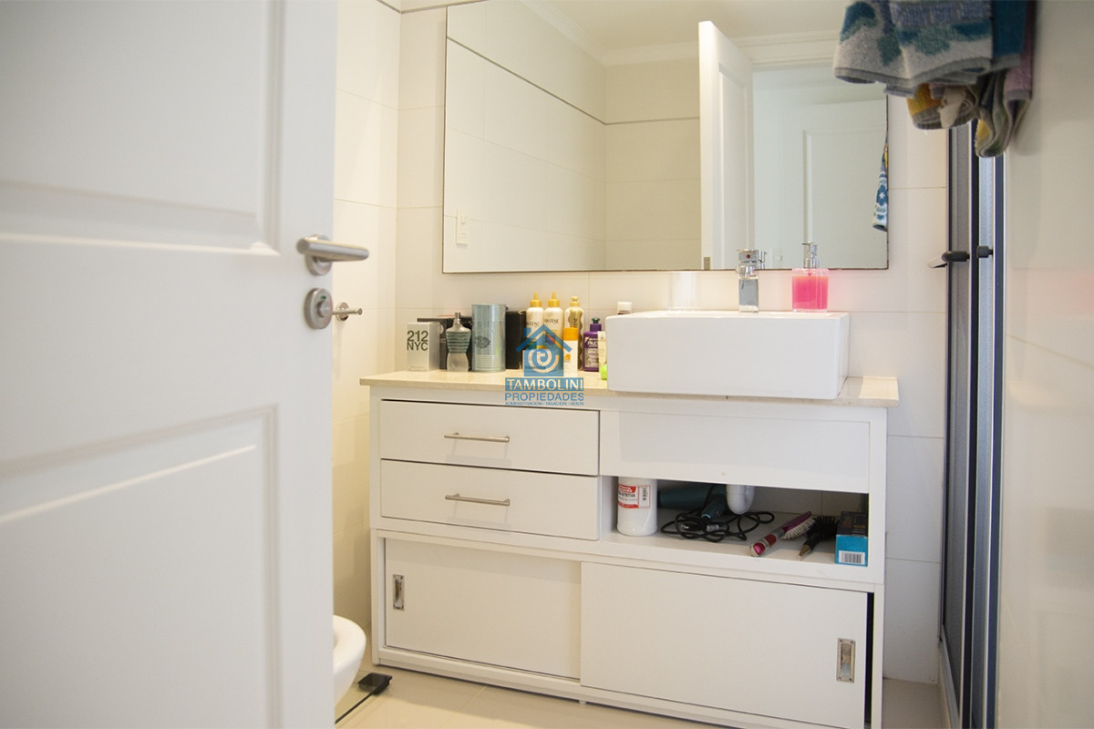 Apartamento ID.963 - Apartamento en Venta de 2 dormitorios en Playa Mansa , Punta del este 