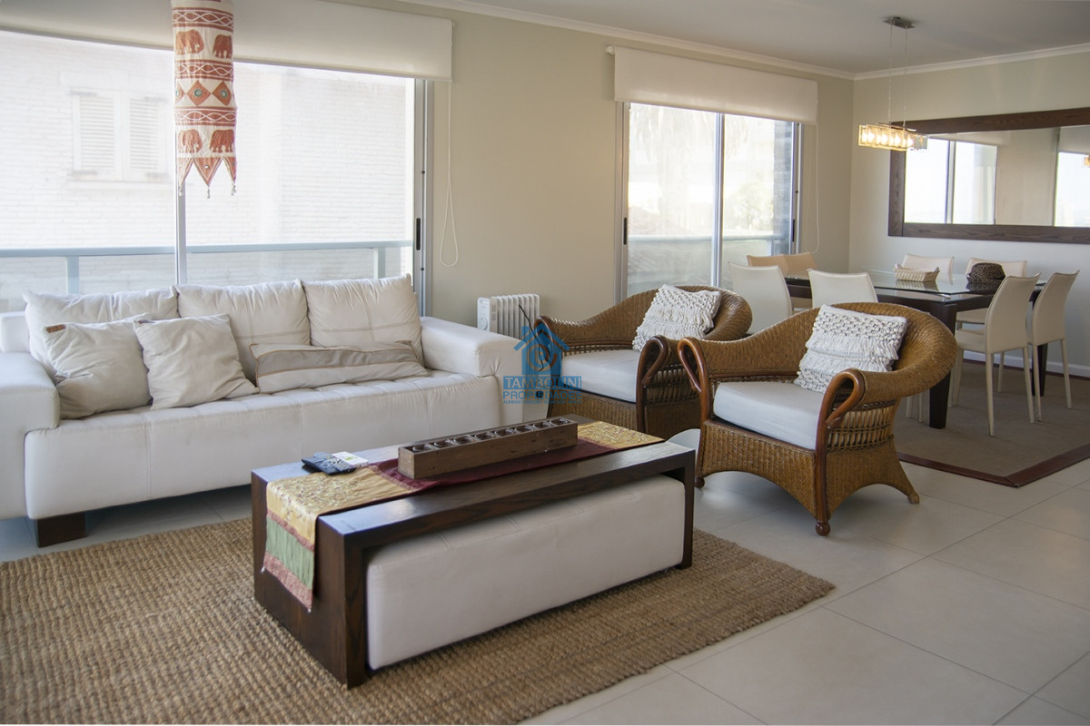 Apartamento ID.1139 - Departamento de 3 dormitorios con parrillero en venta, edificio nuevo en la Peninsula.
