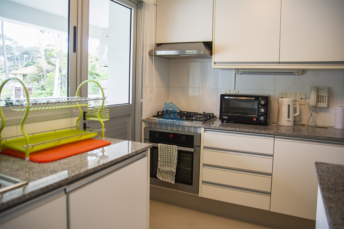 Apartamento ID.963 - Apartamento en Venta de 2 dormitorios en Playa Mansa , Punta del este 