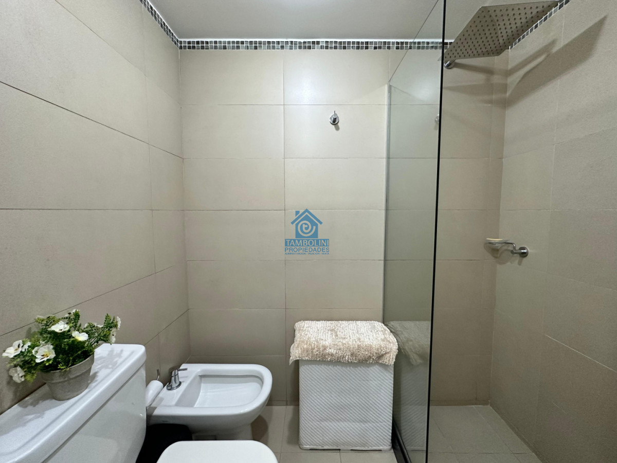 Apartamento ID.1089 - Vende apartamento de 1 dormitorio y medio en Peninsula, Punta del Este