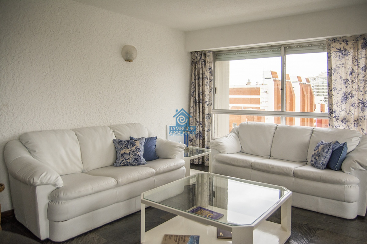 Apartamento ID.624 - Apartamento en Venta de 3 dormitorios en parada 2 de playa brava, cerca de servicios en Punta del Este 