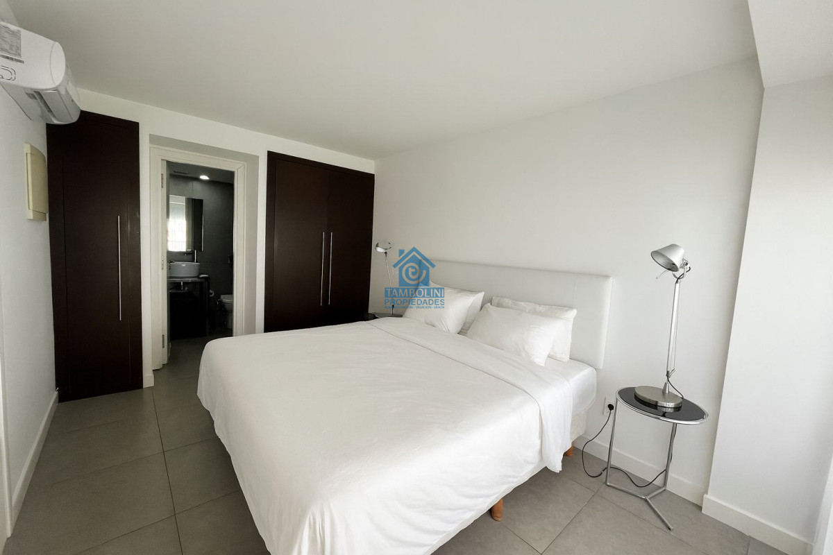 Apartamento ID.1095 - Apartamento en venta de 1 dormitorios a pasos del shopping en Punta del Este.