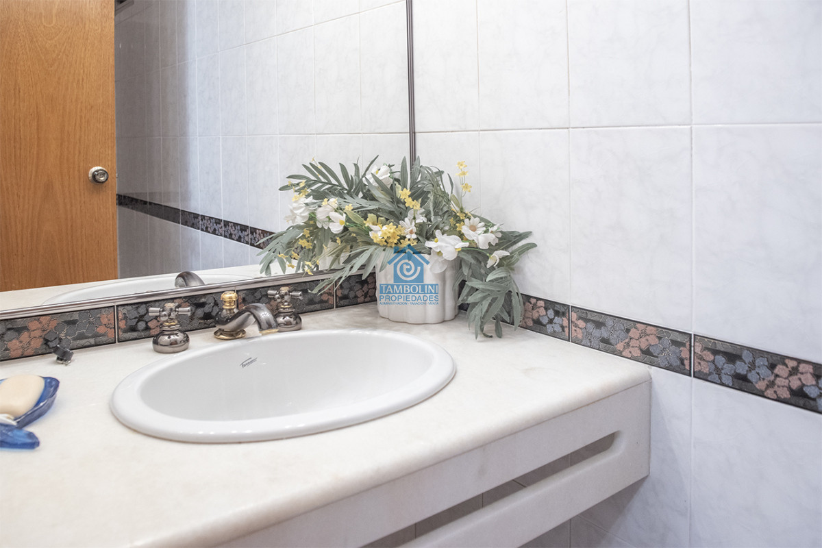 Apartamento ID.1135 - Vende departamento de 3 dormitorios en Ocean Tower, Punta del Este 