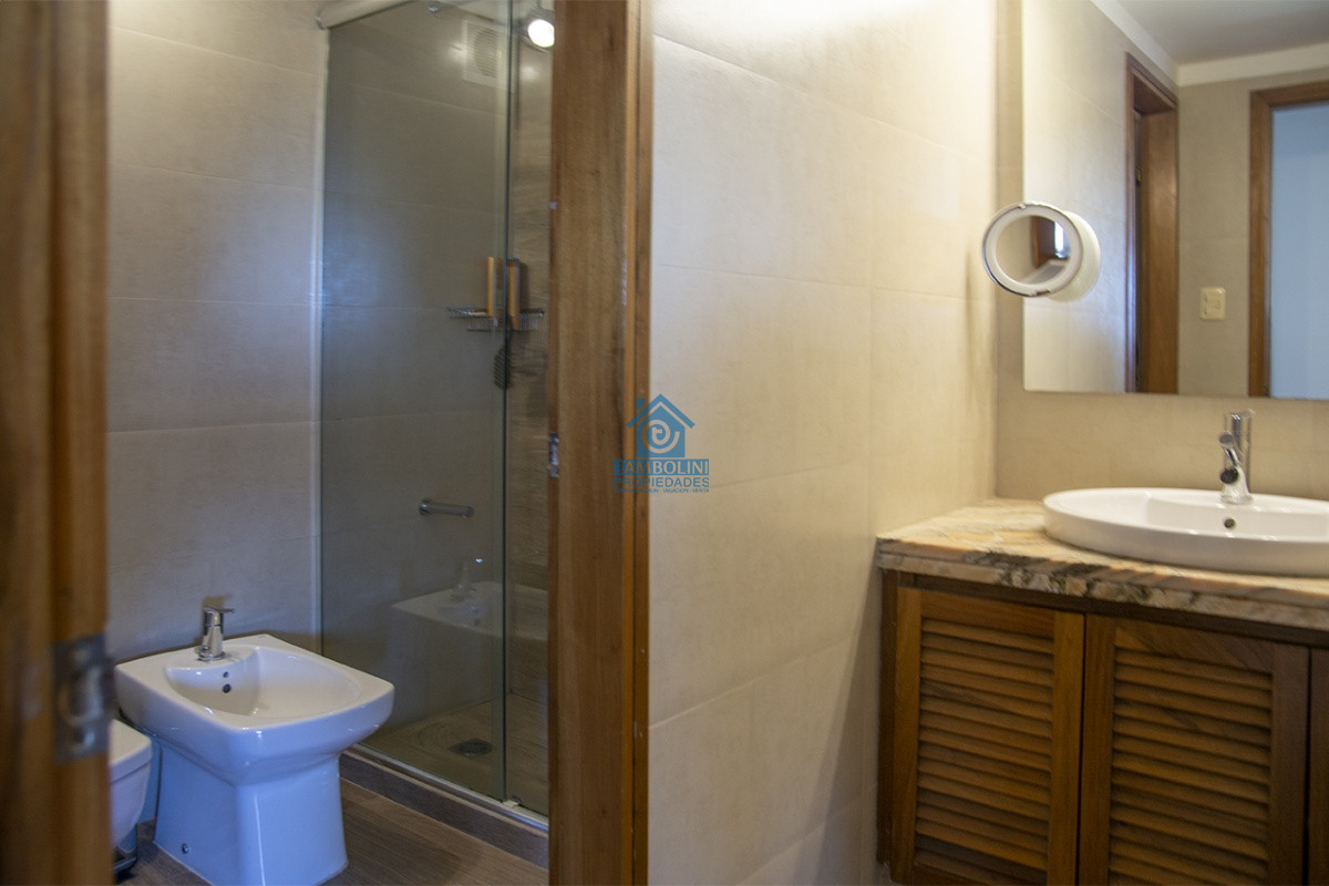 Apartamento ID.611 - Departamento en venta de 3 dormitorios en Roosevelt Center, Punta del este 
