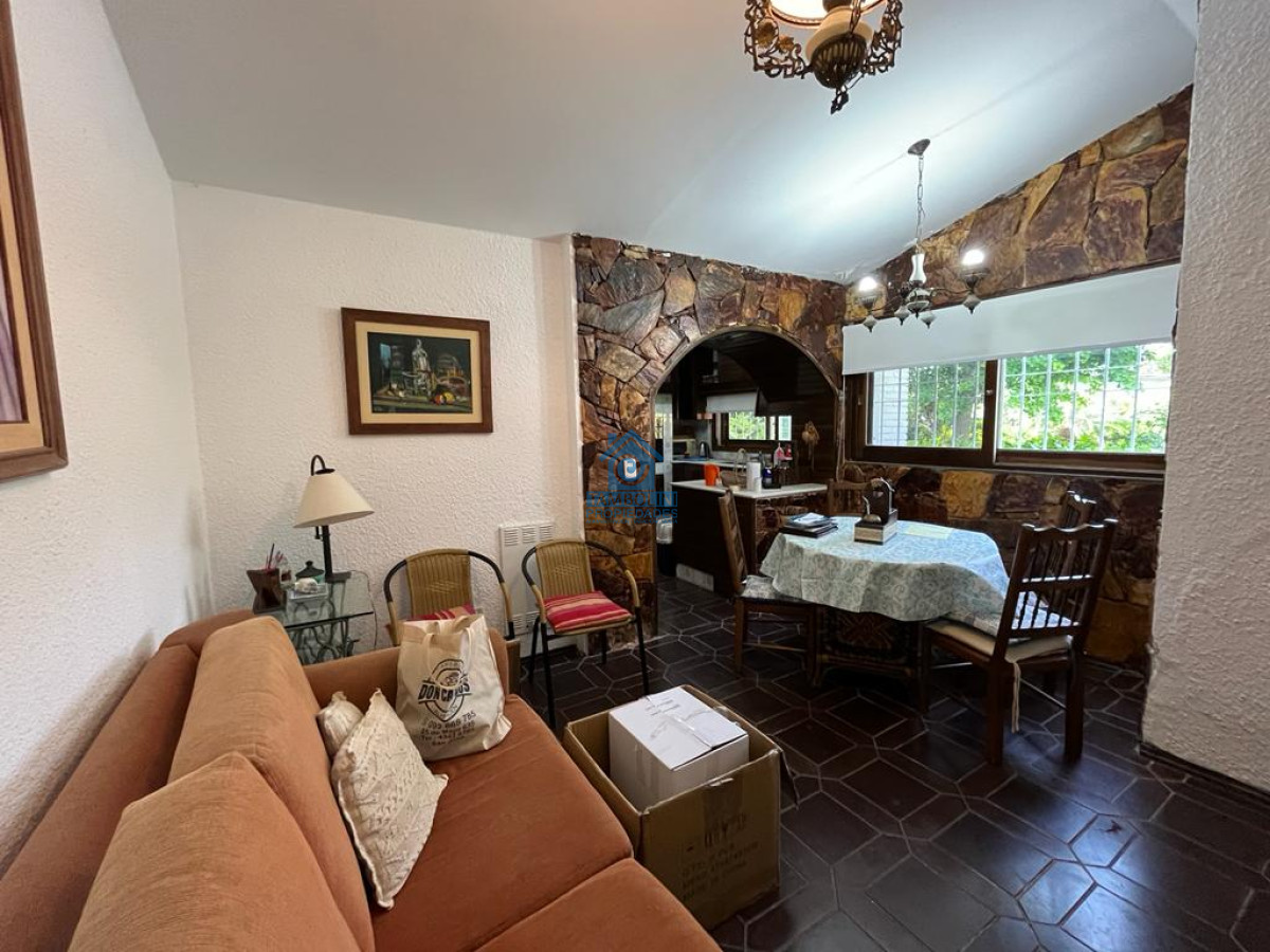 Casa ID.448 - Gran casa estilo tradicional de 4 dormitorios en venta en Playa Mansa