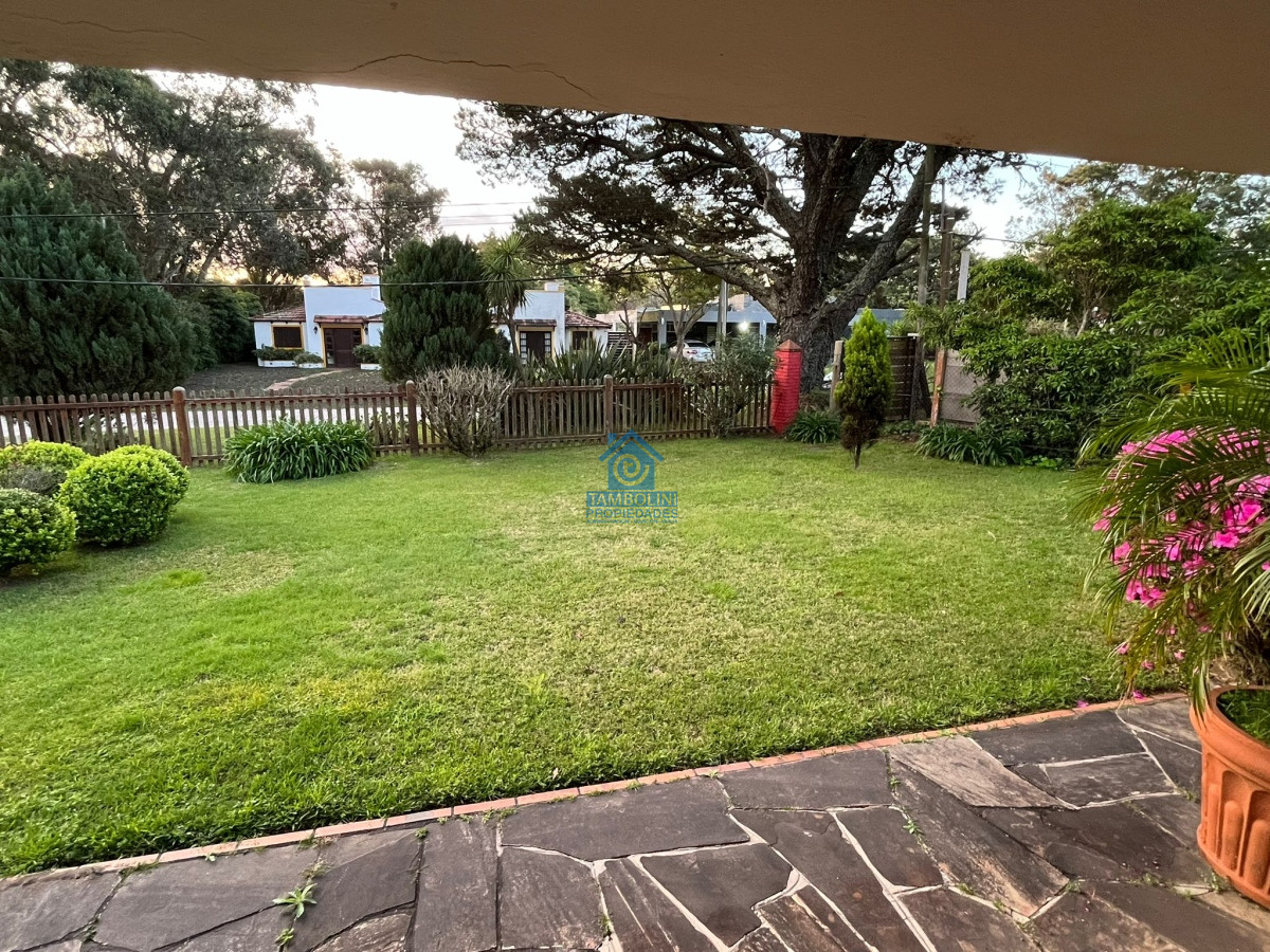 Casa ID.521 - Vende casa de 3 dormitorios en Pinares, Punta del Este 