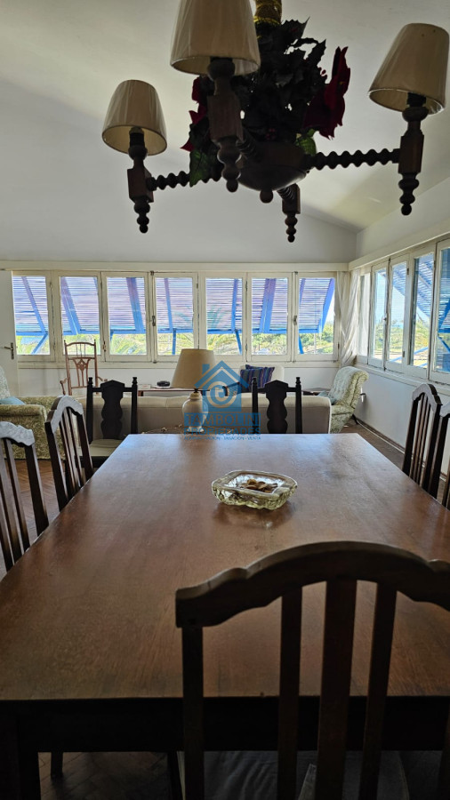 Casa ID.294 - Importante residencia frente al mar en venta.
