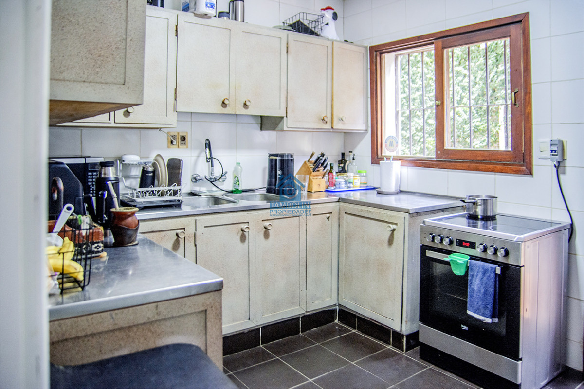 Casa ID.1114 - Excelente chalet de 5 dormitorios en venta a pasos de Playa Mansa Punta del Este