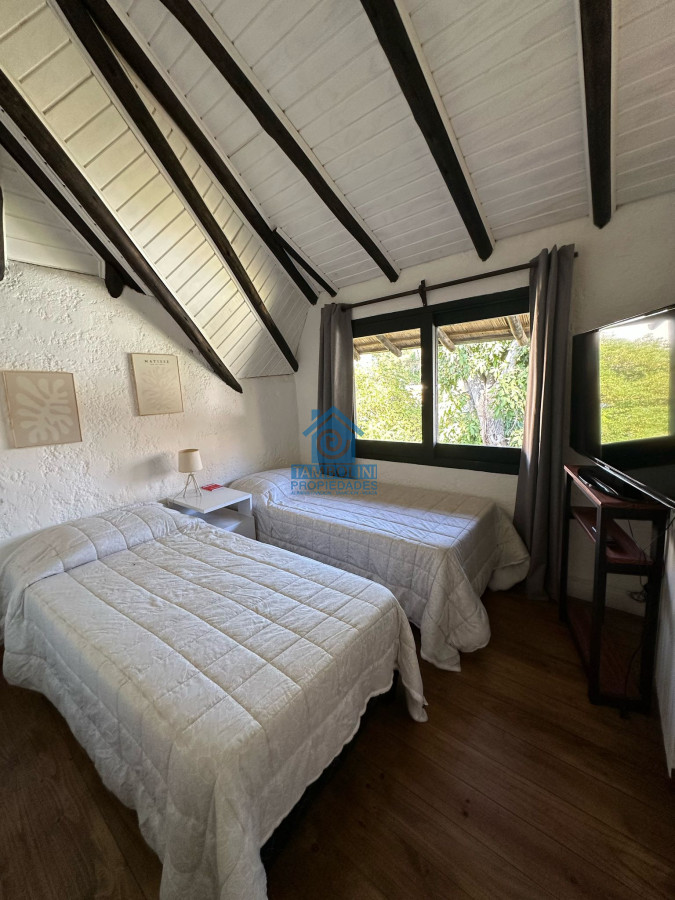 Casa ID.739 - Vende Casa de 4 dormitorios + Plus en Pinares, Punta del Este 