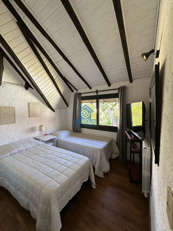Casa ID.739 - Vende Casa de 4 dormitorios + Plus en Pinares, Punta del Este 